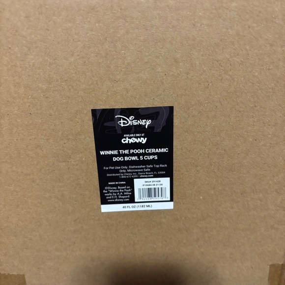 DISNEY WINNIE THE POOH 5 CUP DOG FOOD/WATER BOWL - Picture 4 of 4